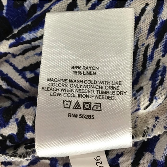 Express Animal Print Puff Sleeve Smocked Blouse Size Small - Picture 6 of 6